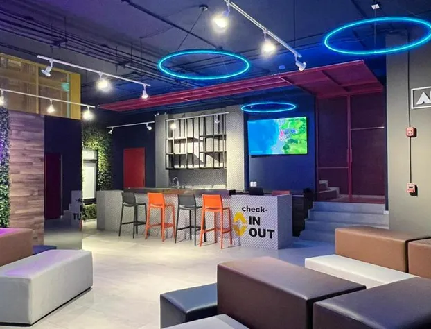 ALT Urbana hotel detail image 2