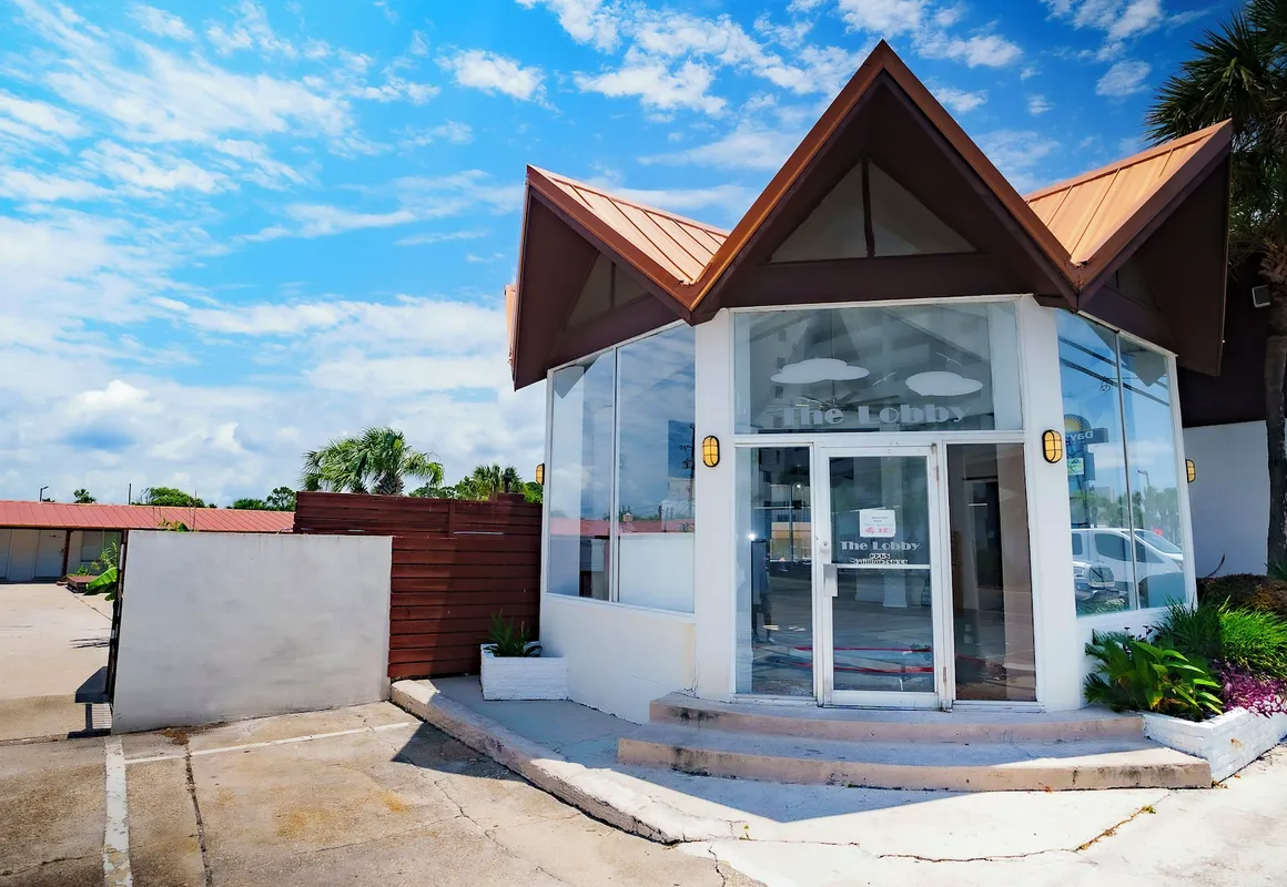 Banana Peel Lodge hotel hero