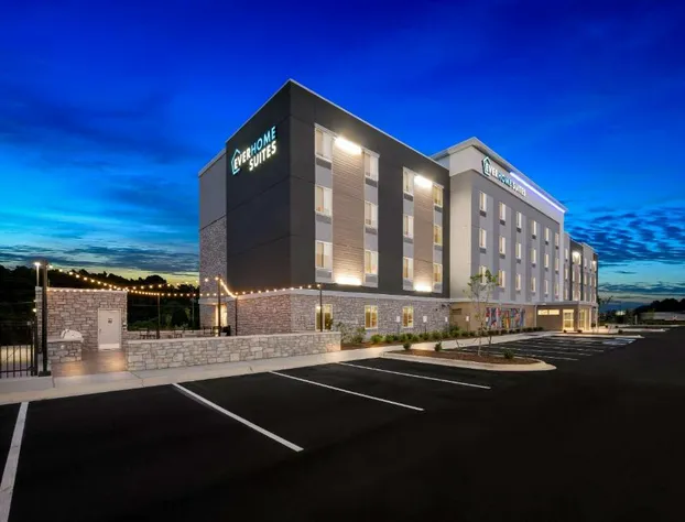 Everhome Suites Fayetteville near Fort Bragg hotel detail image 2