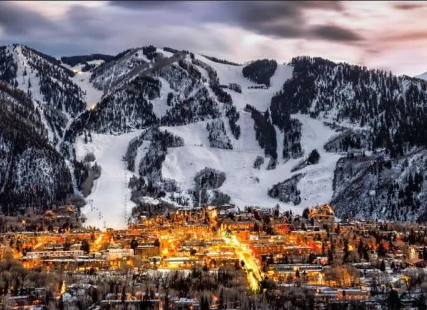 Luxury 3 Bedroom Downtown Aspen Vacation Rental With Amenities Including Heated Pool, Hot Tubs, Game Room and Spa hotel detail image 4