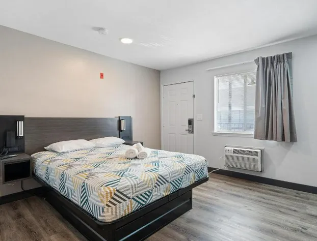 Southern Suites Pensacola Mobile hotel detail image 1