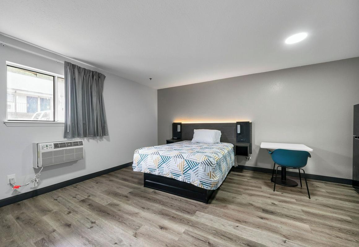 Homestay Lodge Pensacola West - NAS hotel hero