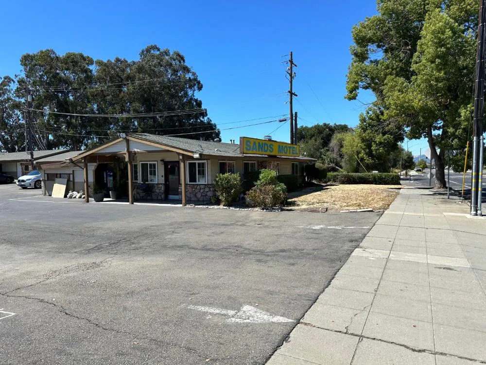 Sands Motel hotel hero