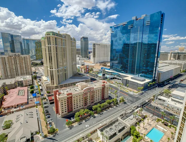Studio 25 HIGH FLR MGM Signature Balcony hotel detail image 2
