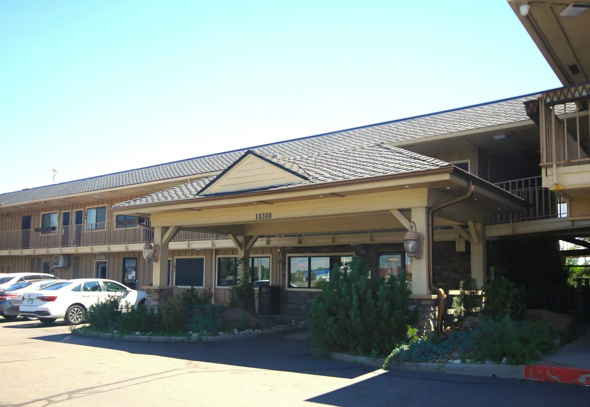 Apple Inn and Suites hotel hero
