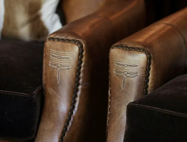 Exclusive 2BR Ritz-Carlton w Mountain Rustic Décor by RedAwning - Save 20% on 7+ Nights! hotel detail image 1