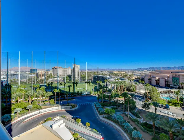 LUXE 702 MGM Signature 1 BR 2 BTH SUITE hotel detail image 2