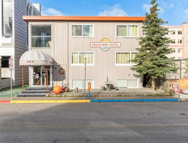 Highliner Hotel - Deluxe Interior King Rooms- No View hotel detail image 3