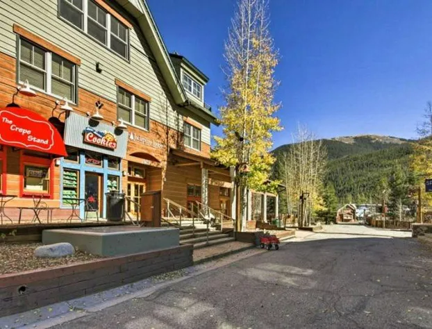 Cozy and Quaint 1 Bedroom Condo in the Heart of River Run Village hotel detail image 3