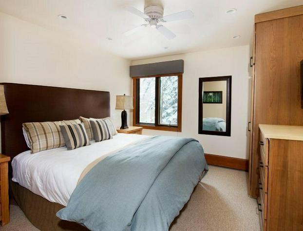 3 Bedroom Mountain Residence in the Heart of Aspen With Amenities Including Heated Pool, Hot Tubs, Game Room and Spa hotel detail image 4