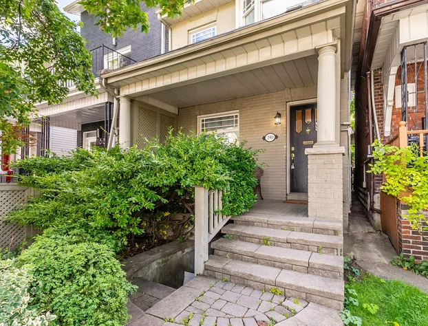 Cozy 5 Bedroom House in Downtown Toronto hotel detail image 1