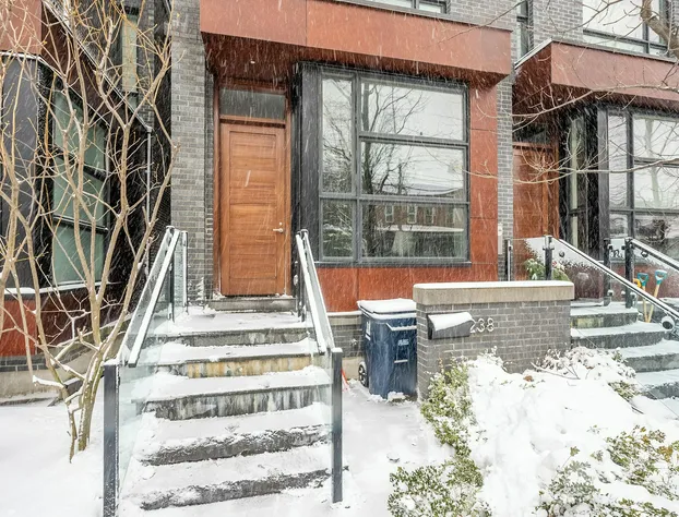 Cozy 5 Bedroom House in Downtown Toronto hotel detail image 3