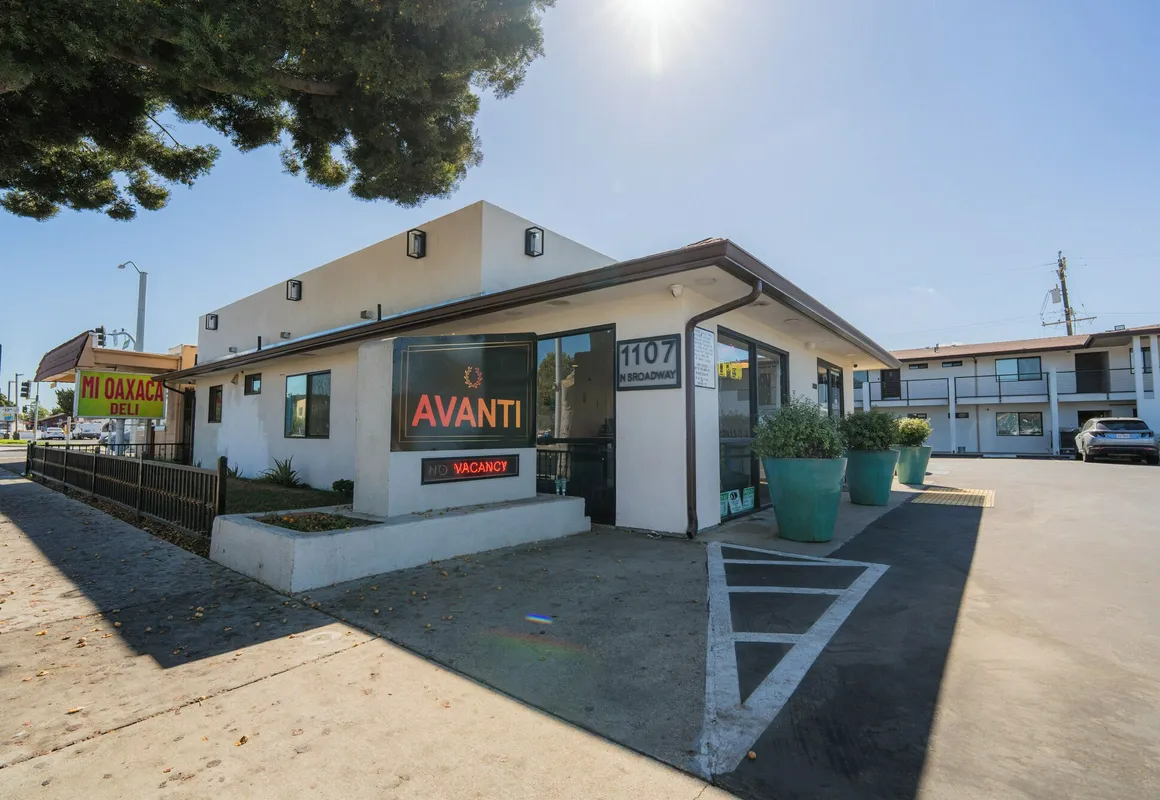 Hotel Avanti hotel hero