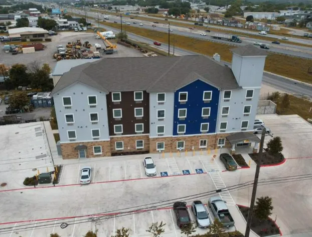 Texas Bungalows Hotel & Hotel Que at i35 Austin Pflugerville hotel detail image 1