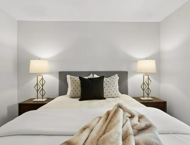 University Serenity Suites 15th hotel detail image 3