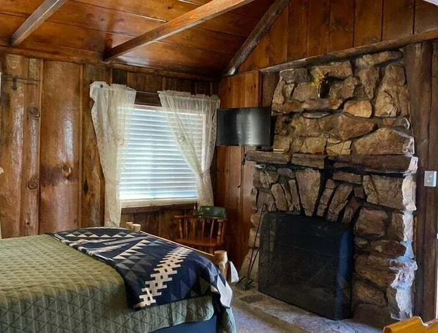 OAK Knoll Duplex Studio Unit 12 #2410 hotel detail image 2