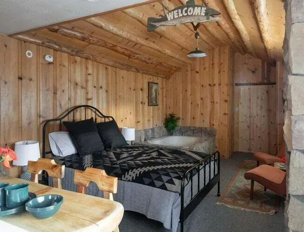 OAK Knoll Studio With Jacuzzi Unit 15 #2412 hotel detail image 2