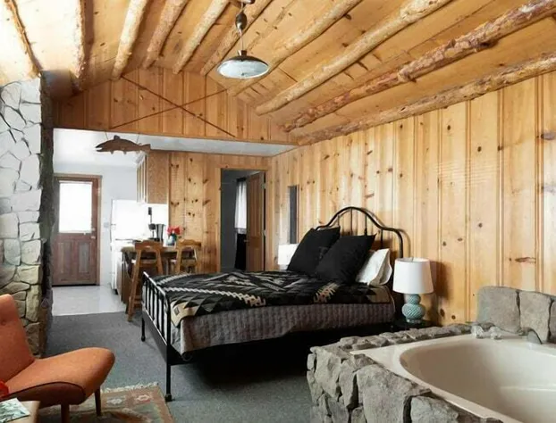 OAK Knoll Studio With Jacuzzi Unit 15 #2412 hotel detail image 3