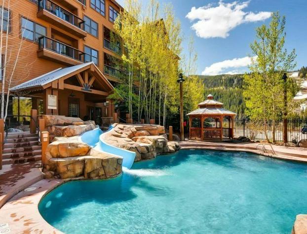 2 Bedroom Colorado Vacation Rental situated in River Run Village Steps from the Summit Express Gondola hotel detail image 2