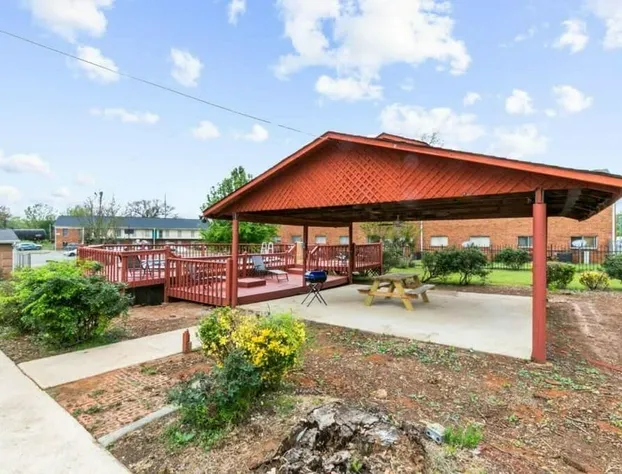 Private Pool and Renovated Home hotel detail image 1
