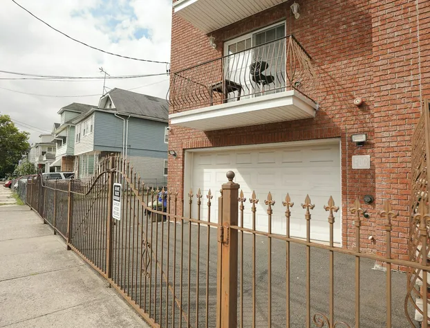 Newark Liberty Gem Brick House Apt 3 hotel detail image 2