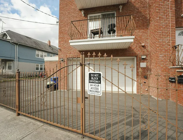 Newark Liberty Gem Brick House Apt 3 hotel detail image 3