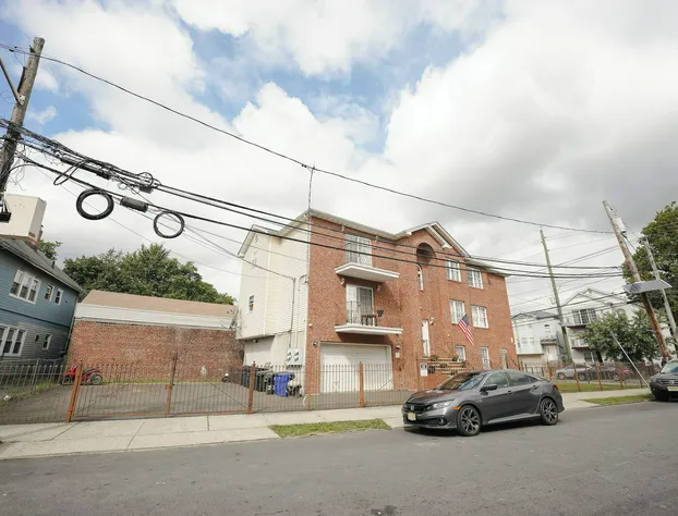Newark Liberty Gem Brick House Apt 3 hotel detail image 4