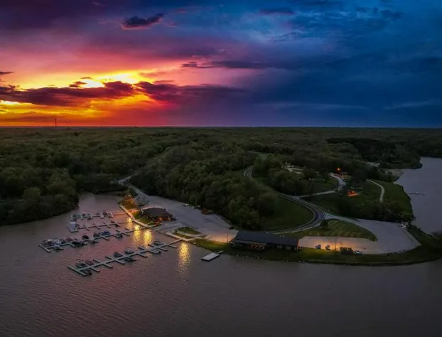 Thousand Hills hotel detail image 1