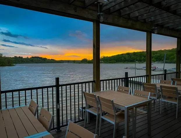 Thousand Hills hotel detail image 3