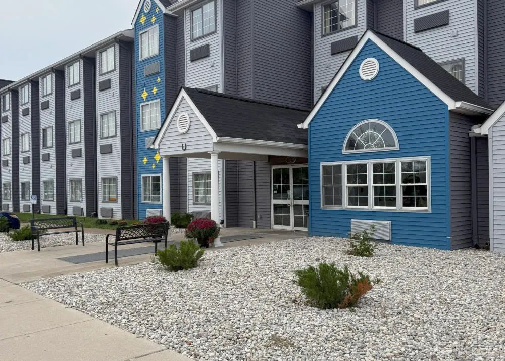 BlissPoint Inn & Suites hotel hero