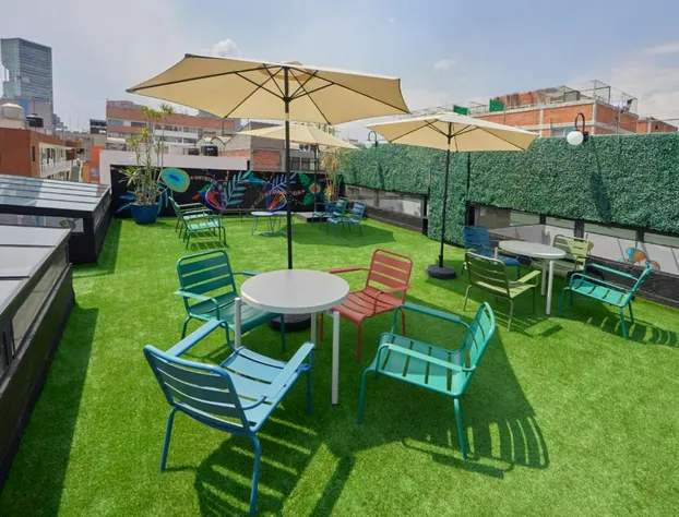 Suites Veinti2 hotel detail image 1