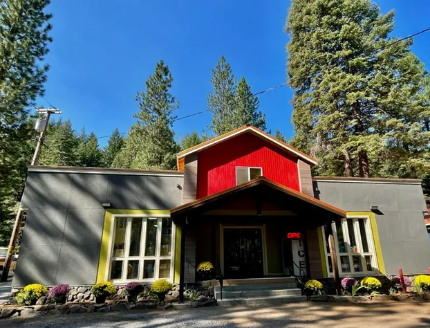 Crater Lake Gateway - Highway 140 hotel detail image 2