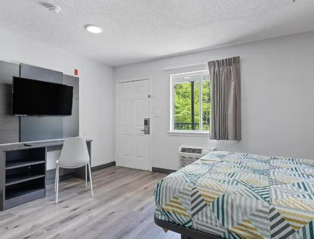 Southern Suites Pensacola Davis hotel detail image 2