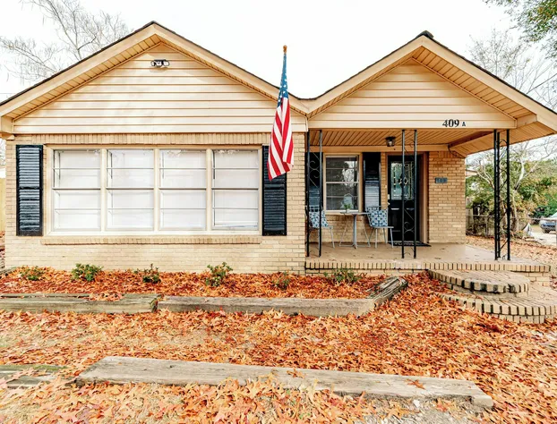 Adorable on Taylor Both Units hotel detail image 1