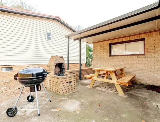 Adorable on Taylor Both Units hotel detail image 3