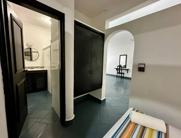 Plaza Nardos Hotel & Suites hotel detail image 2