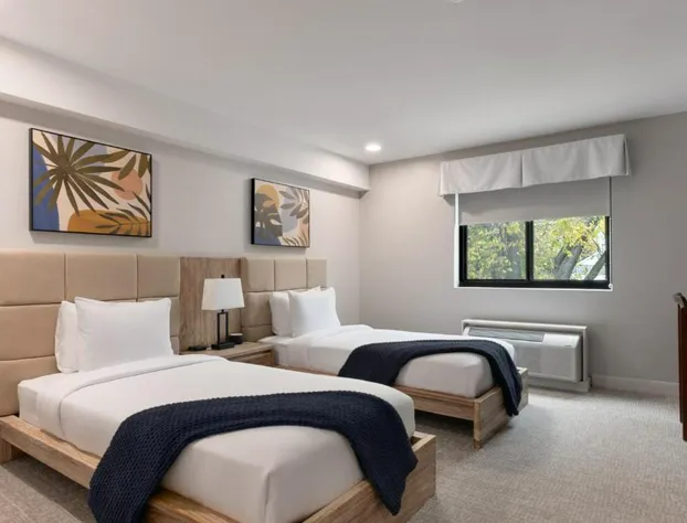 The Wave at Marblehead hotel detail image 1