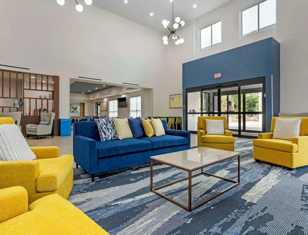 Comfort Inn & Suites Huntsville Near University hotel detail image 4