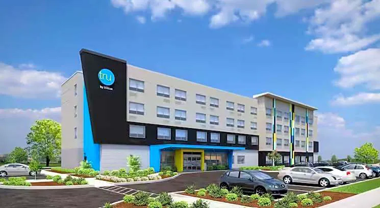 Tru By Hilton Kansas City Airport hotel hero