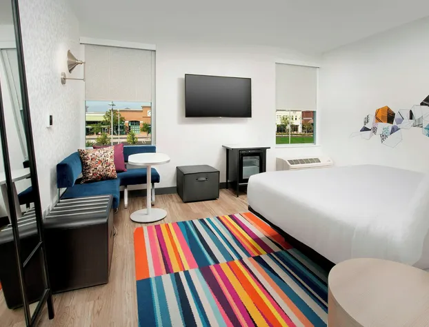 Aloft Sacramento Airport Natomas hotel detail image 4