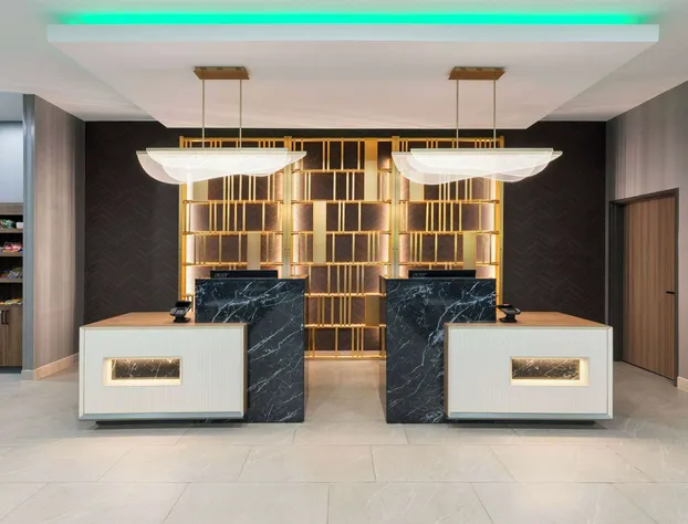 La Quinta Inn & Suites By Wyndham San Antonio At The Rim hotel detail image 2