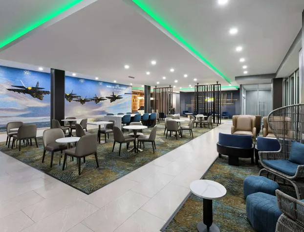 La Quinta Inn & Suites By Wyndham San Antonio At The Rim hotel detail image 4