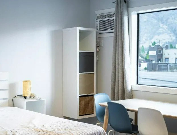 Poplars Motel on the lake hotel detail image 2