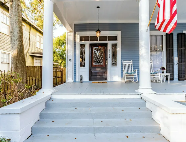 Central Location Historic Grandeur hotel detail image 4