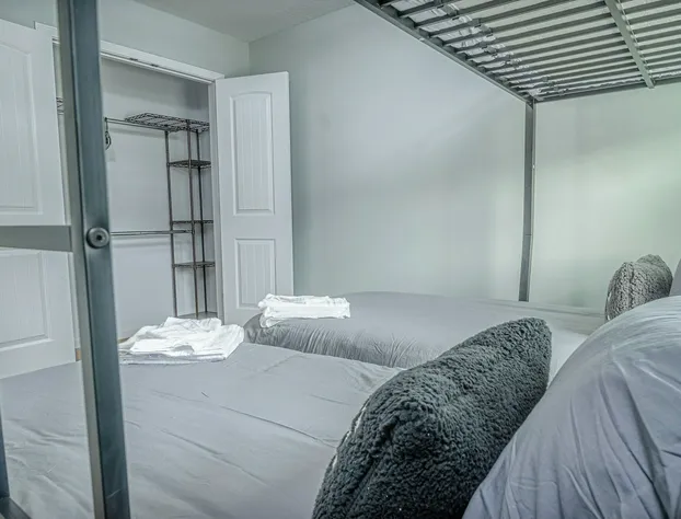 Lakeside Lodging hotel detail image 3