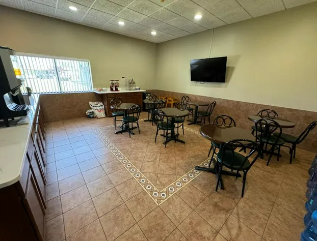 South Ridge Inn hotel detail image 4