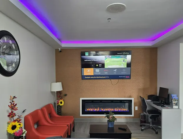 Comfort Inn & Suites hotel detail image 2