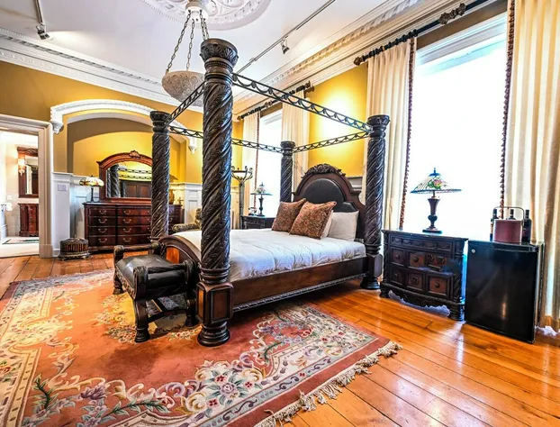 Rodman Hall hotel detail image 2