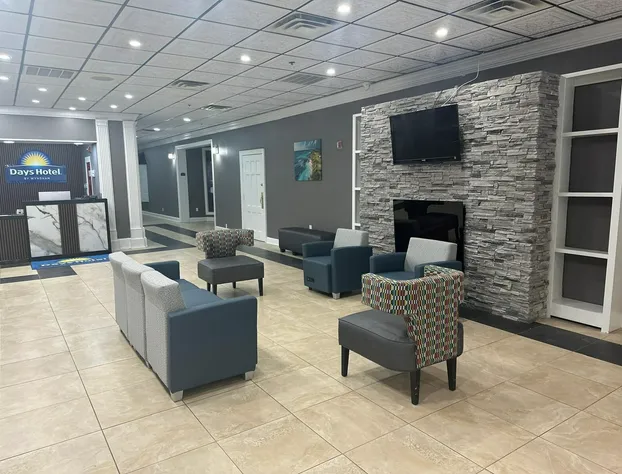 Days Hotel by Wyndham Williamsburg I-64 hotel detail image 3