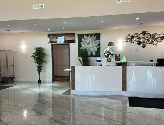 Royal Inn & Suites hotel detail image 2